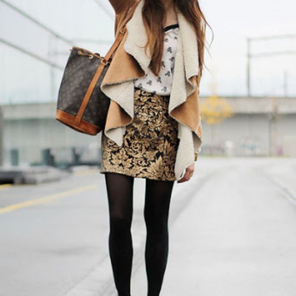 Zara Dresses & Skirts - Gold and black skirt